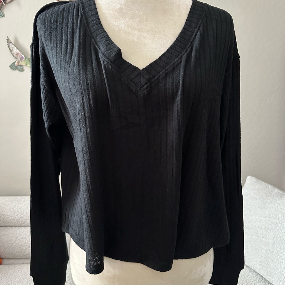 Victoria’s Secret PINK Black V-Neck Ribbed Women's Top NWT